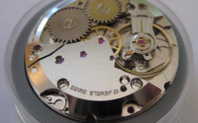 Entretien d&rsquo;une montre : révision, étanchéité et pile, quand faire quoi